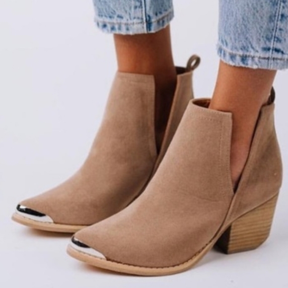 A Rider Girl Shoes - A Rider Girl Tan Suede Pointed Steel Toe Booties